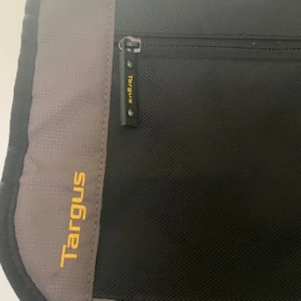 NWOT Targus UNISEX Laptop Briefcase